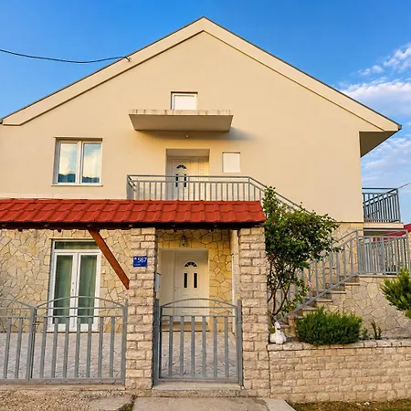 Basic Ivanica