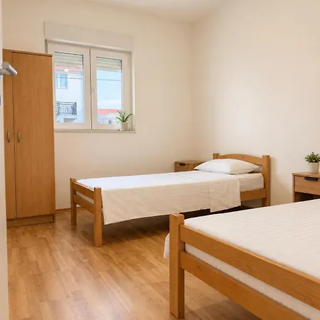 Apartament Basic Ivanica